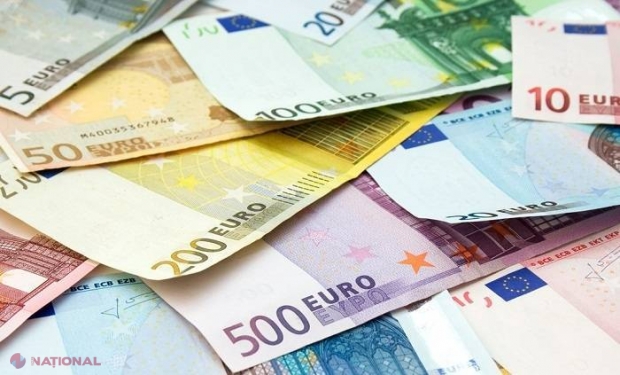 Strășeni: O mie de euro împărțită la trei polițiști