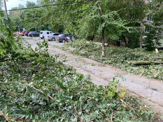 TRAGEDIE la Chișinău, după ce furtuna de ieri a rupt fire de electricitate: Un bărbat a murit electrocutat în timp ce mergea pe stradă