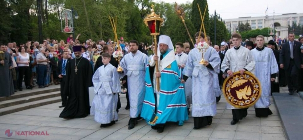 REPORTAJ FOTO // Cine a luat din lumina focului Haric ajuns la Chișinău
