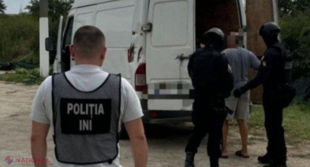 VIDEO // Persoane EXPLOATATE ca ROBII la o fermă din Hâncești. Patronul le-a promis victimelor salarii între 6 000 și 10 000 de lei, dar nu le-a plătit niciun ban timp de aproape un an