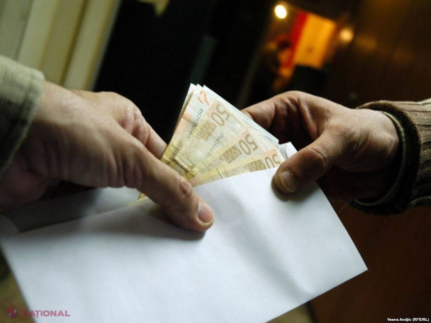 GRAFIC CINE sunt „CAMPIONII” la angajarea ILEGALĂ și la achitarea salariilor în plic în R. Moldova