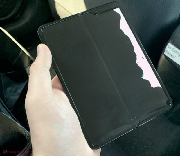 Probleme grave cu ecranul pliabil de pe GALAXY FOLD! Telefonul costă 2.000 de EURO. „Aşa ceva după numai o zi...”