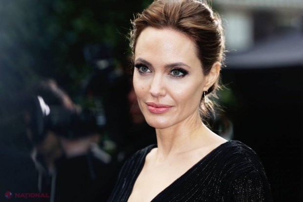 FOTO // Imagini PIERDUTE din trecutul Angelinei Jolie, publicate de presa tabloidă