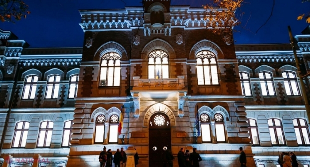 AFIȘ // Noaptea Europeană a Muzeelor la MNAM: Ateliere de pictură, dans, actorie, program artistic cu acorduri de flaut și țambal, cu intrare liberă în centrul Chișinăului