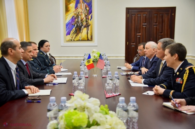 Securitatea regională și cooperarea bilaterală pe segment militar, discutată de către ministrul Apărării de la Chișinău și oficiali din SUA