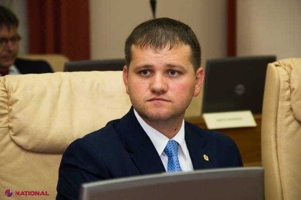 Bucuria din familia unui ministru: El are patru fete, fratele lui - patru băieți
