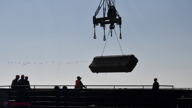 Rușii fură 2 700 de tone de metal din Mariupol cu o navă care va pleca din port