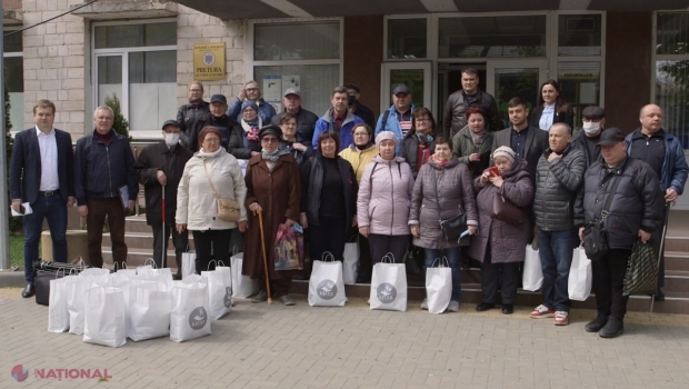 VIDEO, FOTO // O asociație a DONAT pachete cu produse alimentare pentru persoane cu probleme de auz și văz: „Aceste persoane au nevoie de ajutorul nostru”