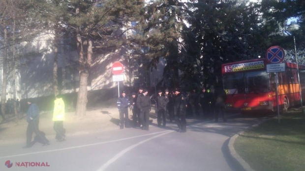 Forțe importante de Poliție, concentrate la Guvern