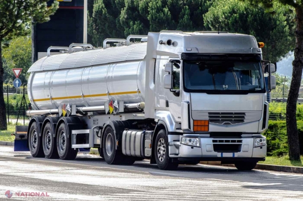 Contrabandă cu PETROL în valoare de circa 18 MILIOANE de lei: Detalii de la procurori despre cele 60 de cisterne trimise în Serbia