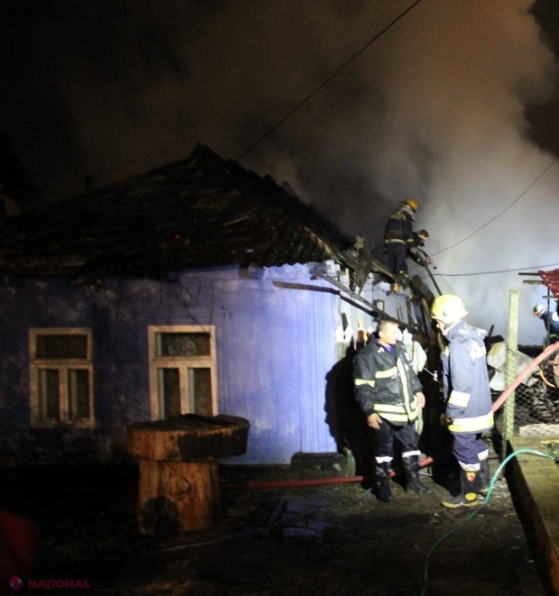 INCENDIU la Durlești! Trei autospeciale au luptat cu FLĂCĂRILE