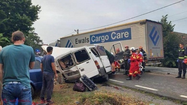 IGSU anunță că cinci persoane din R. Moldova care au fost rănite în accidentul produs în România mai rămân internate în spitalele de peste Prut