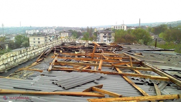 PAGUBE // Ploile din ultimele zile au DISTRUS acoperișuri de pe case și hectare întregi de viță-de-vie