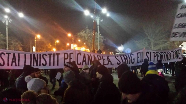 VIDEO // PROTESTE de amploare în România. Peste 300 DE MII de oameni au ieșit în stradă. Se scandează „Vrem abrogare, altă întrebare?!”