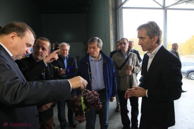 Comisarul european a gustat vinul moldovenesc. Află ce verdict a dat! 