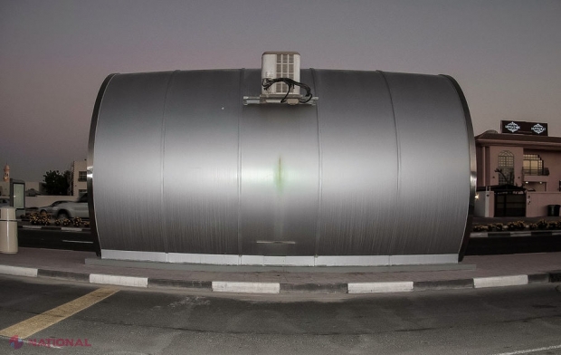 GALERIE FOTO // Comuna din România care are STAȚII  de autobuz ca în Dubai! Pereţi de sticlă, aer condiţionat şi calorifere 