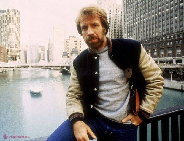 FOTO, VIDEO // Chuck Norris împlinește 77 de ani. Toate glumele despre aniversarea lui