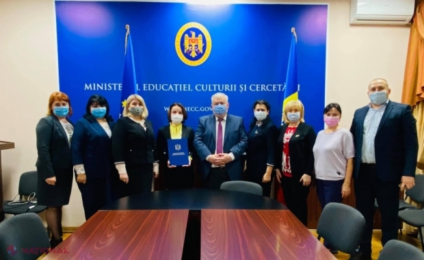 Diplomă de onoare de la MECC pentru „Asociaţia Generală a Învăţătorilor din România, filiala Republica Moldova”, care a împlinit zece ani de activitate