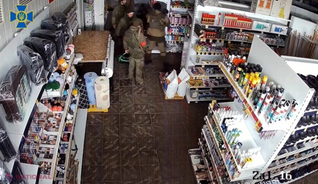 VIDEO // Noi imagini cu „ucigașii și jefuitorii” din armata lui Putin. Aceștia au „demilitarizat” și „denazificat” un MAGAZIN din Sumî