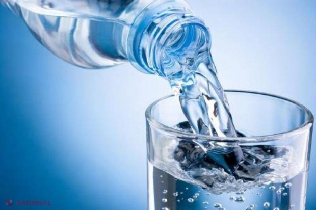 STUDIU // Consumul de apă minerală ar putea fi una dintre CAUZELE acestei boli