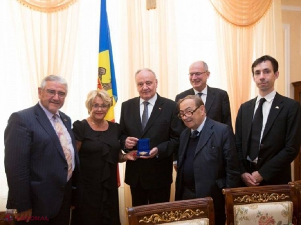 Nicolae Timofti, DECORAT cu o medalie de aur