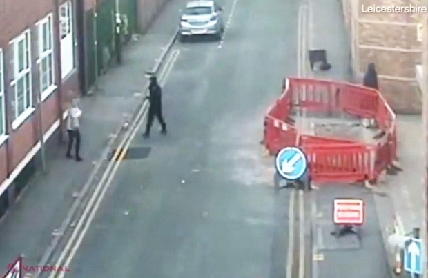 VIDEO // Imagini terifiante! Femeie atacată cu cuţitul în plină stradă