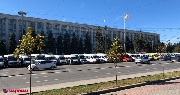 DOC // Greva transportatorilor PARALIZEAZĂ R. Moldova. 1 500 de unități de transport vor staționa mâine, după ce Guvernul a ignorat revendicările transportatorilor. LISTA curselor suspendate