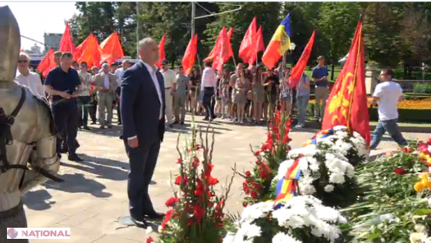 VIDEO // Cum s-a făcut de râs Dodon la monumentul lui Ștefan cel Mare