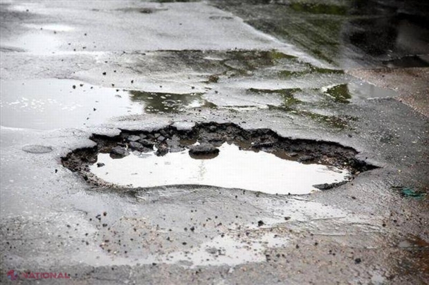 Democrații, despre starea drumurilor: „Nimic neobișnuit, așa e timpul. Am identificat o singură porțiune de drum cu găuri, care a fost reparată toamna”