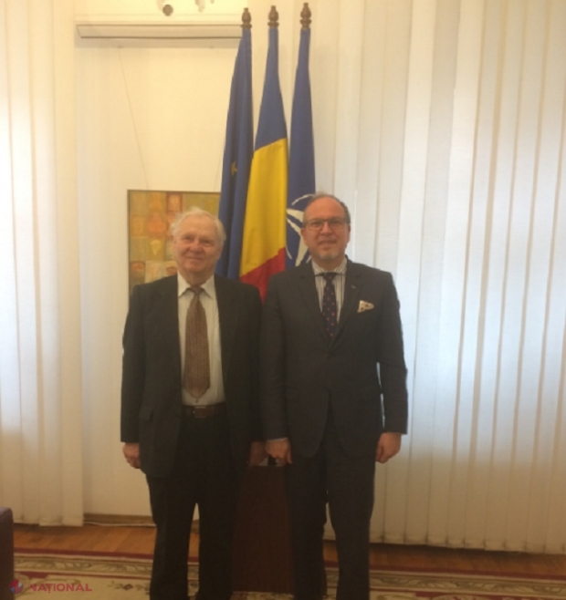 Profesorul basarabean care a mers PE JOS de la Bălți la Alba Iulia, pentru a marca Centenarul, apreciat la Ambasada României de la Chișinău