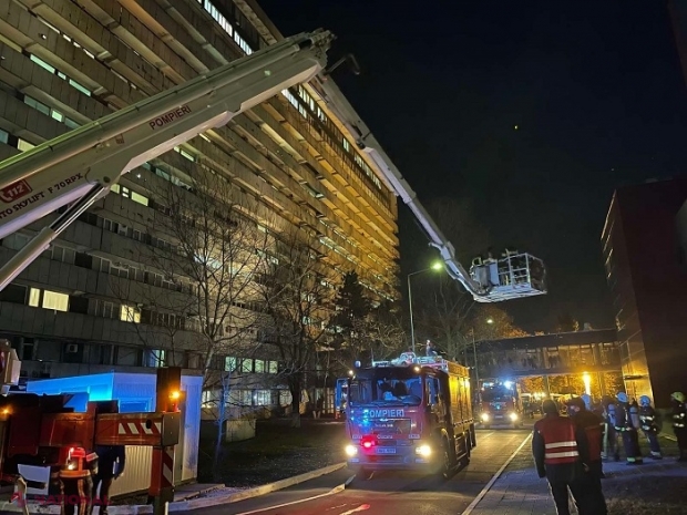 VIDEO // Cum ar reacționa pompierii și salvatorii, dacă Spitalul Clinic Republican ar lua FOC: Exercițiu de simulare a unei situații reale