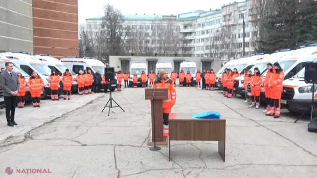 VIDEO // 24 de AMBULANȚE noi, distribuite în teritoriu: Majoritatea sunt dotate cu echipamente de terapie intensivă mobilă