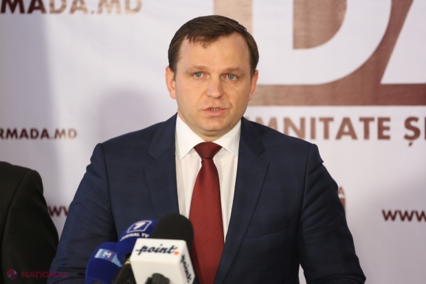 FOTO // Echipa lui Andrei Năstase a instalat un CORT de agitație chiar pe un teren de joacă pentru copii. Locuitorii cartierului, nemulțumiți de acest gest