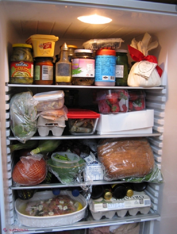 UTIL // Ce să pui în frigider ca să nu mai miroase urât. Remedii naturale pentru mirosul din frigider
