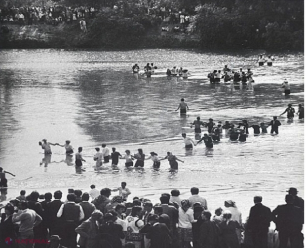 ISTORIE //  6 mai 1990, primul POD de FLORI la Prut: „S-au întâlnit toți la mijlocul Prutului și au încins acolo, în apă, o horă, lucru nemaivăzut și nemaiauzit nicăieri în altă parte a lumii”