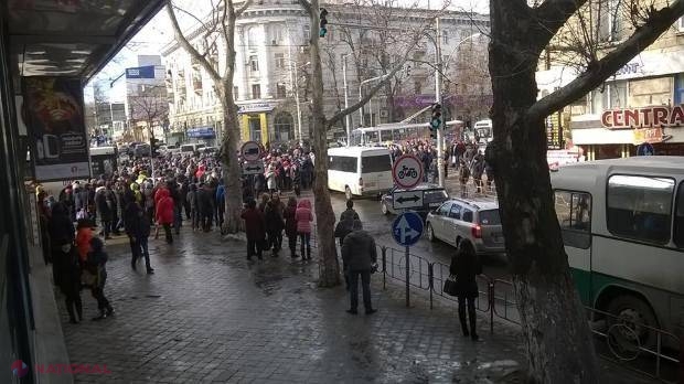 Comercianții care au BLOCAT astăzi bulevardul Ștefan cel Mare, avertizați că riscă AMENZI usturătoare