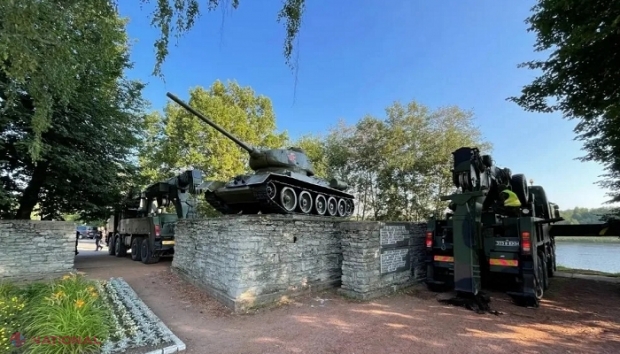 Țara care demolează toate monumentele sovietice. „Un tanc este un instrument al crimei și oamenii sunt uciși din aceleași tancuri pe străzile Ucrainei”