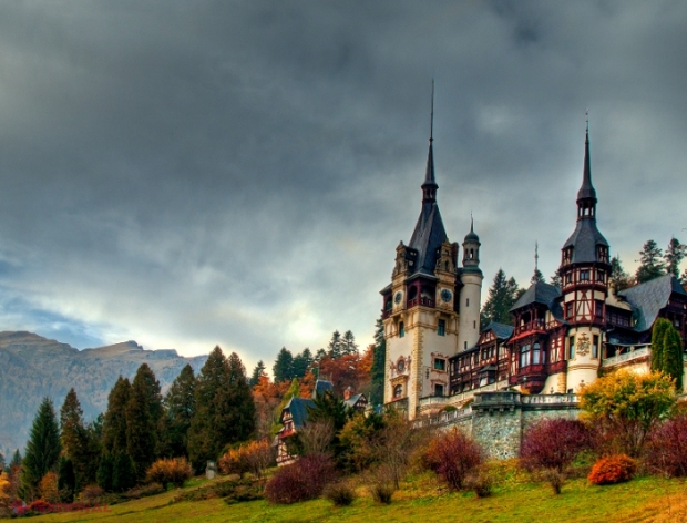 DOCUMENTAR: Castelul Peleş – cea mai impresionantă şi elegantă construcţie din România