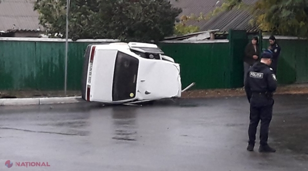 FOTO // Mașină RUPTĂ în două la Cahul, în urma unui accident rutier. Șoferul a scăpat cu viață ca prin MINUNE