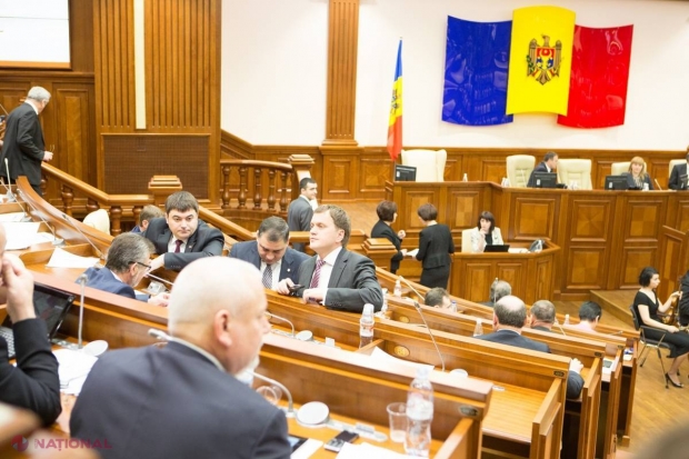 (Doc) Cum s-a asigurat fracțiunea parlamentară a unui partid de la guvernare că „NU PLEACĂ NIMENI!”