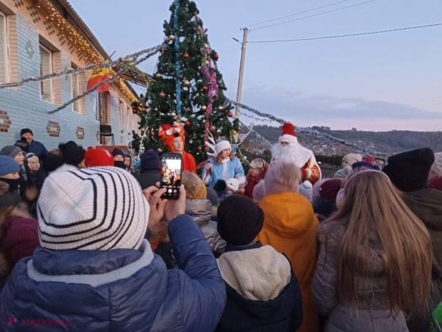 FOTO // Echipa Partidului „ȘOR” a aprins luminile de sărbătoare în aproximativ 130 de localități din republică