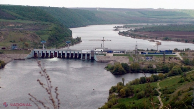 UPDATE, VIDEO // Explozii la câțiva kilometri de granița R. Moldova și frontieră închisă. Armata lui Putin a lansat mai multe RACHETE în direcția Hidrocentralei de la Novodnestrovsk. Cetățenii de la nordul R. Moldova au filmat un nor imens de fum