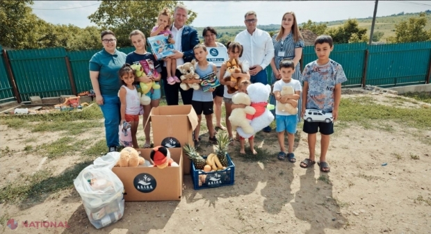 VIDEO // Istoria MAMEI din Goianul Nou, care crește de una singură ȘAPTE copii. Văduva e nevoită să se descurce doar cu 1 000 de lei pe lună. Organizatorii campaniei ”Donează o jucărie, dăruiește un zâmbet” au vizitat-o și i-au oferit un ajutor  ​