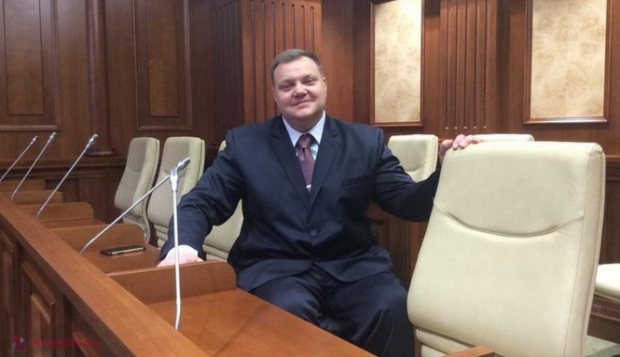 Un fost ministru din R. Moldova și un fost director din subordinea sa, condamnați pentru o mită de 200 000 de euro: Unul va sta șapte ani la pușcărie, iar celălalt a scăpat