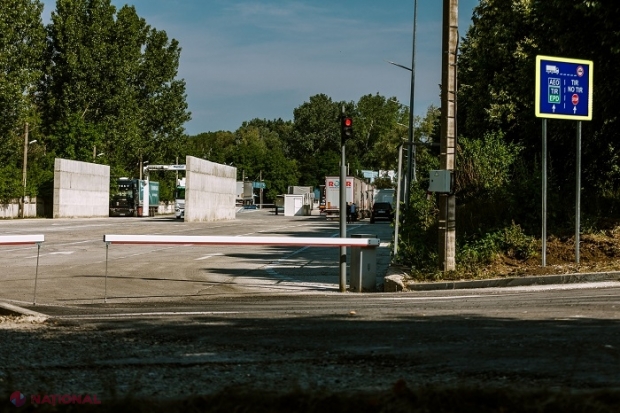 Colaborare moldo-română // Un actual și un fost vameș, precum și doi șoferi de autobuz, REȚINUȚI într-un dosar de contrabandă cu țigări: Zeci de mii de pachete, descoperite de vameșii din România