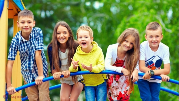 TRUCURI care te ajută să crești un copil fericit