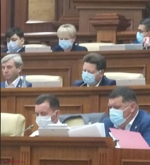 SCANDAL la Parlament, după revenirea lui Gațcan, fără să fie plasat în carantină: „Pe unde ați umblat, v-ați recuperat, aveți toți dinții în gură, sunt reduceri la mall? Dacă v-a mai rămas ceva din șira spinării, plecați din Parlament!”