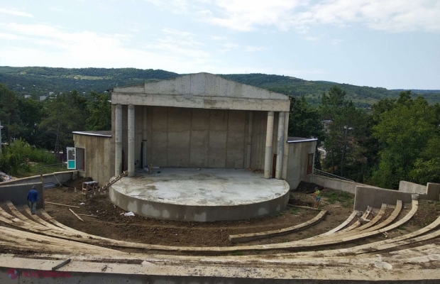 FOTO // Amfiteatru pentru concerte în aer liber, construit la Călărași