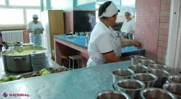 Bucătarii și dădacele din grădinițe vor primi salarii mai MARI cu 50%