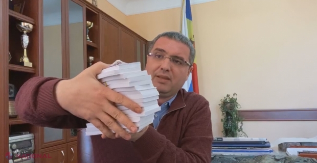 VIDEO // Usatîi spune câți BANI ar fi fost în PUNGA cu calendar, care ar fi ajuns la Dodon: „Voi nici nu vă închipuiți ce PROBLEME are Igor Dodon la Moscova. El lua bani de la Moscova, dar și de la Plahotniuc”